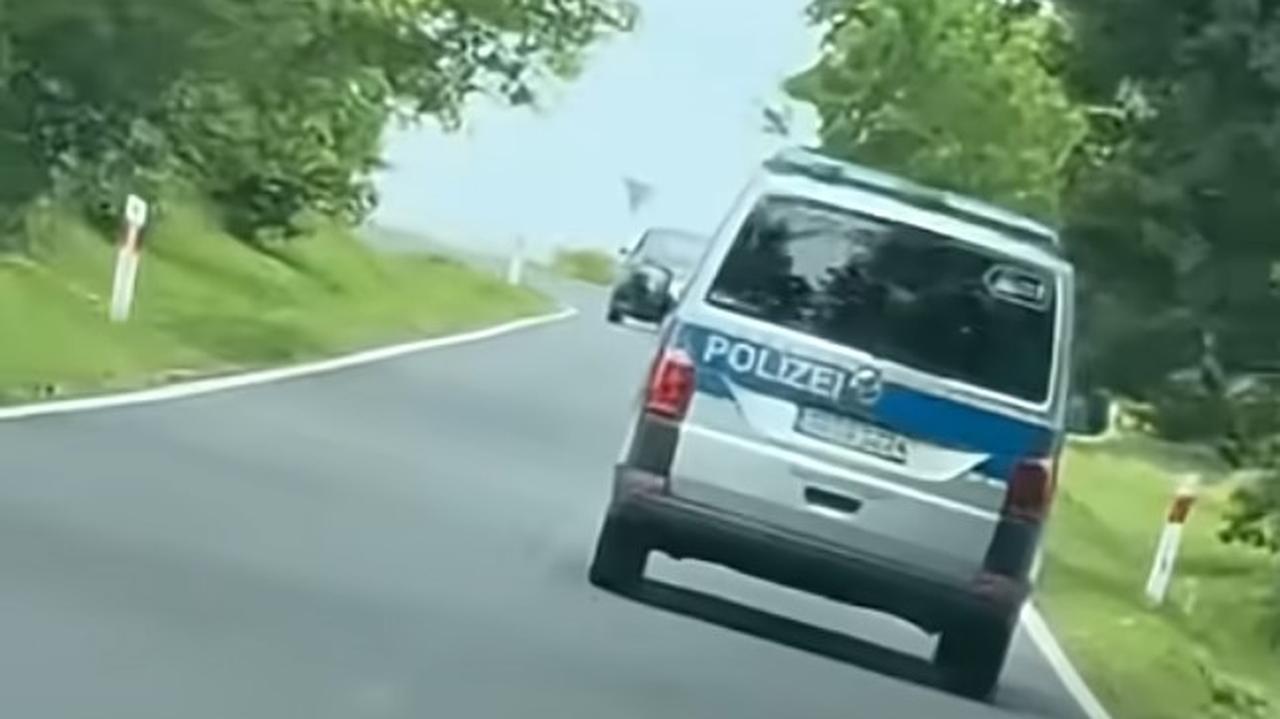 Niemiecki radiowóz na polskiej drodze. Sprawdzą, czy 