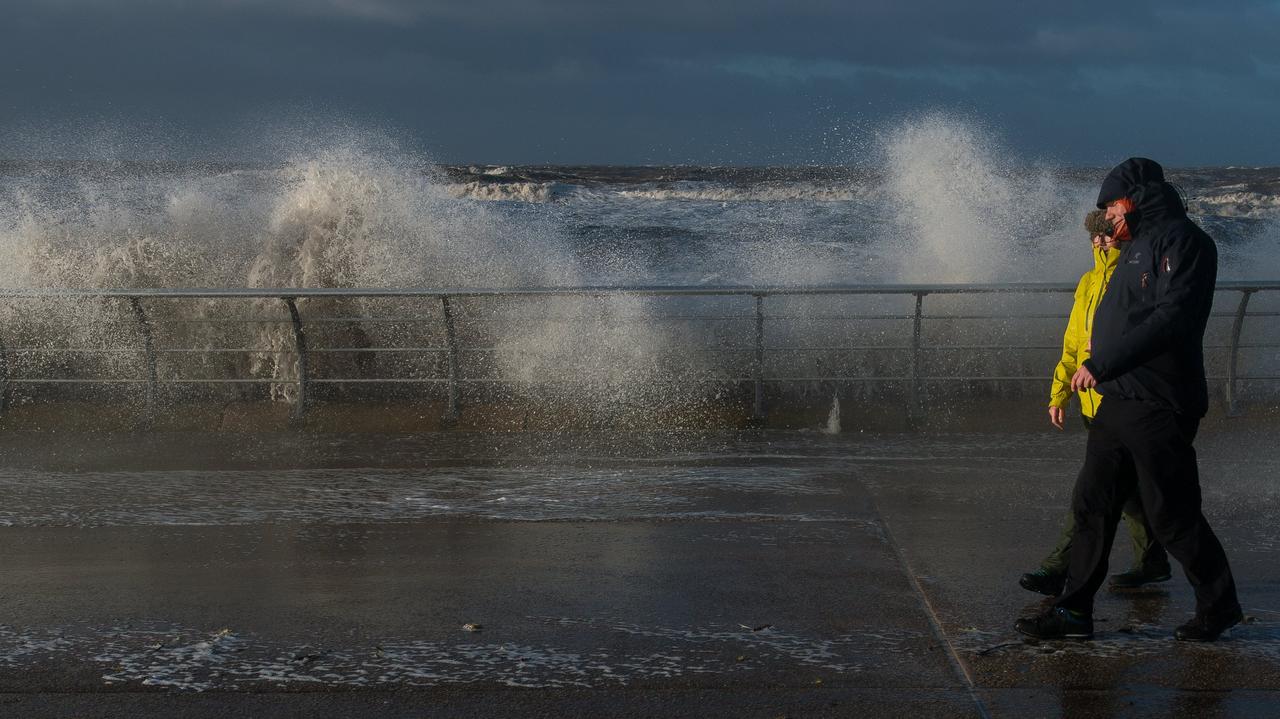 Szykują worki z piaskiem. Nadchodzą ulewy