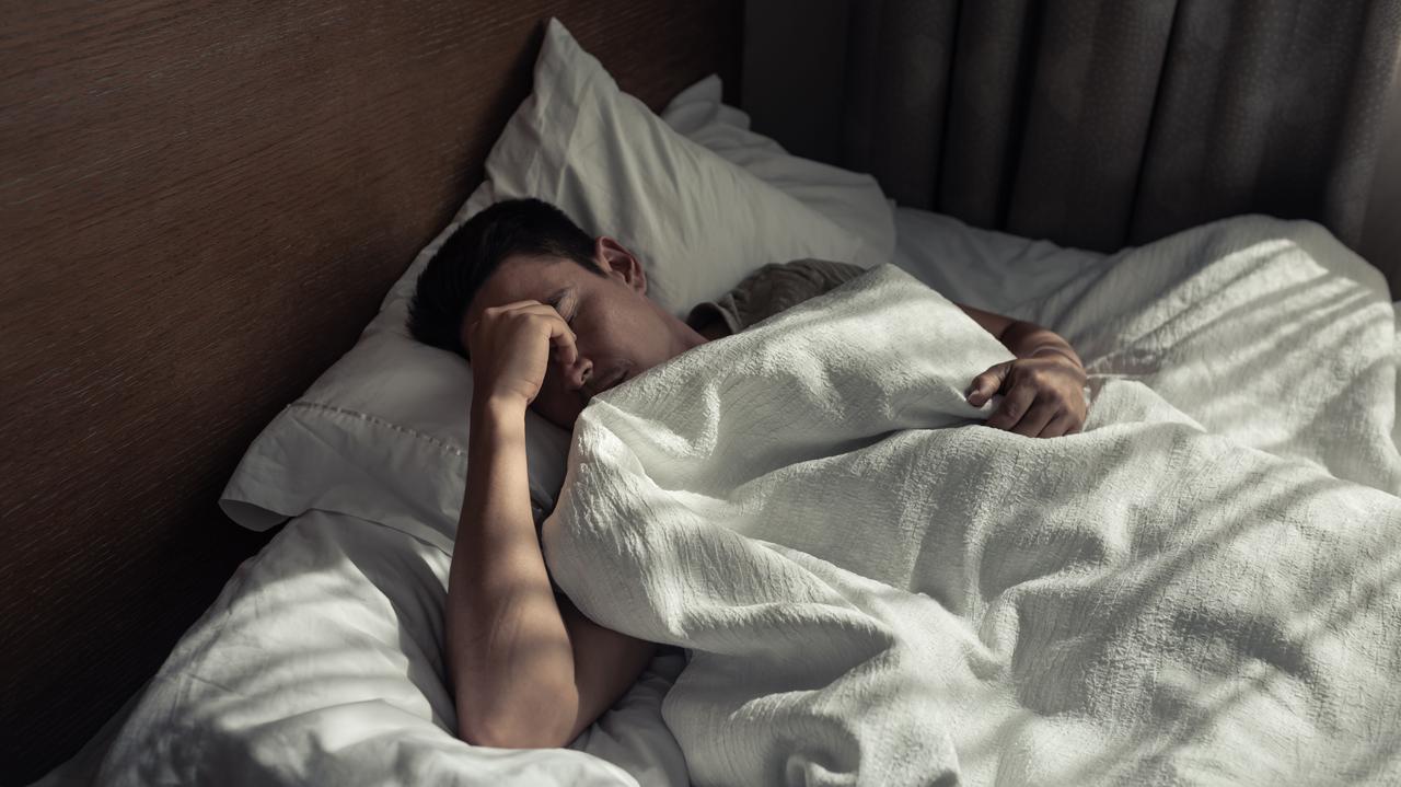 Co czujemy, gdy śnimy? Zaskakujące funkcje emocji we śnie