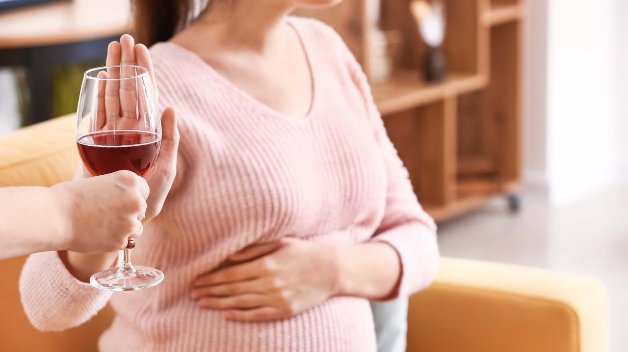 Jak dużym problemem jest FASD? "Nie istnieje bezpieczna dawka alkoholu w ciąży"