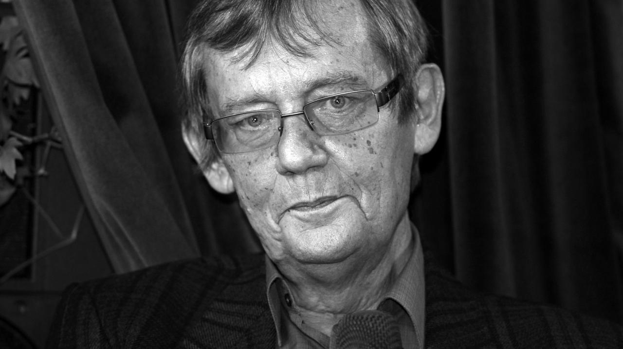 "A large  failure  for Polish culture and Polish public life." Deceased is Andrzej Werner