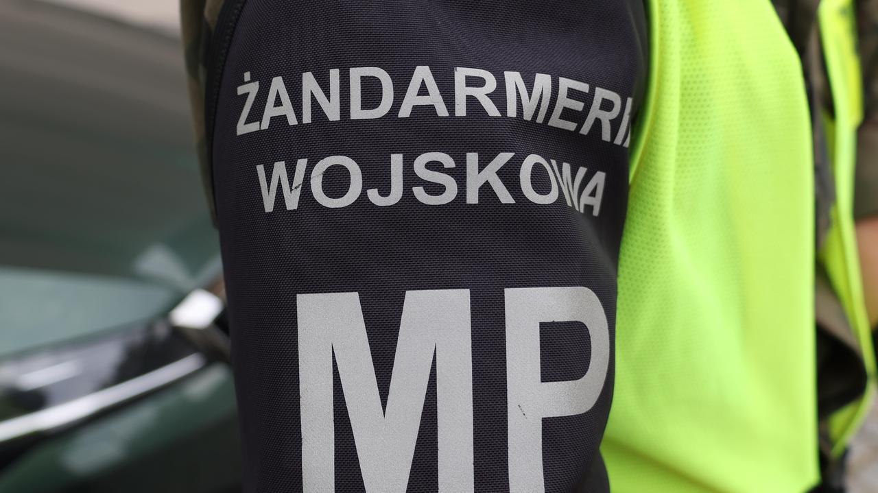 Odnaleziono przedmiot przypominający wyrzutnię pocisków. Akcja żandarmerii pod Otwockiem