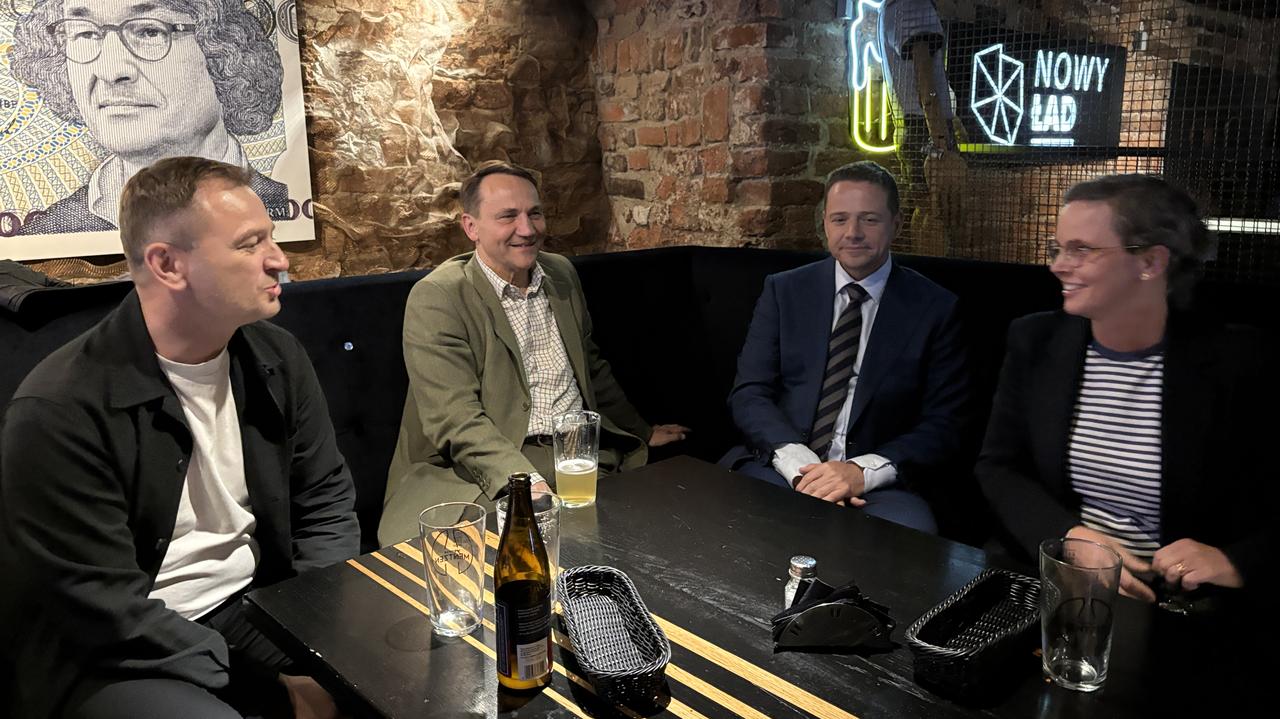 Jak doszło do piwa z Mentzenem? Wiadomo coraz więcej