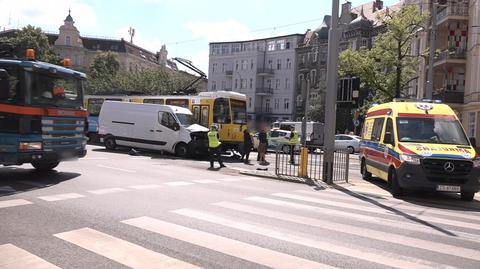 Auto wjechało pod tramwaj. Szczecin