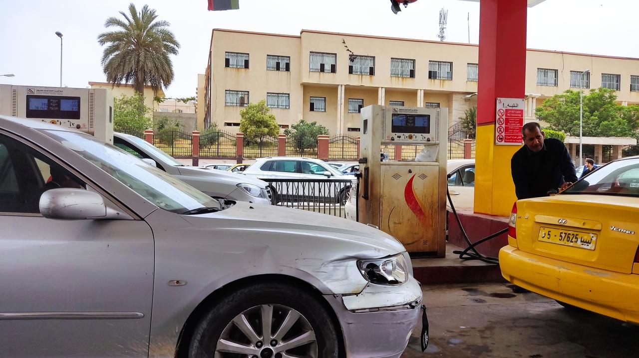 Litr benzyny tańszy niż butelka wody