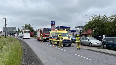 Pas z plandeki ciężarówki uderzył kobietę
