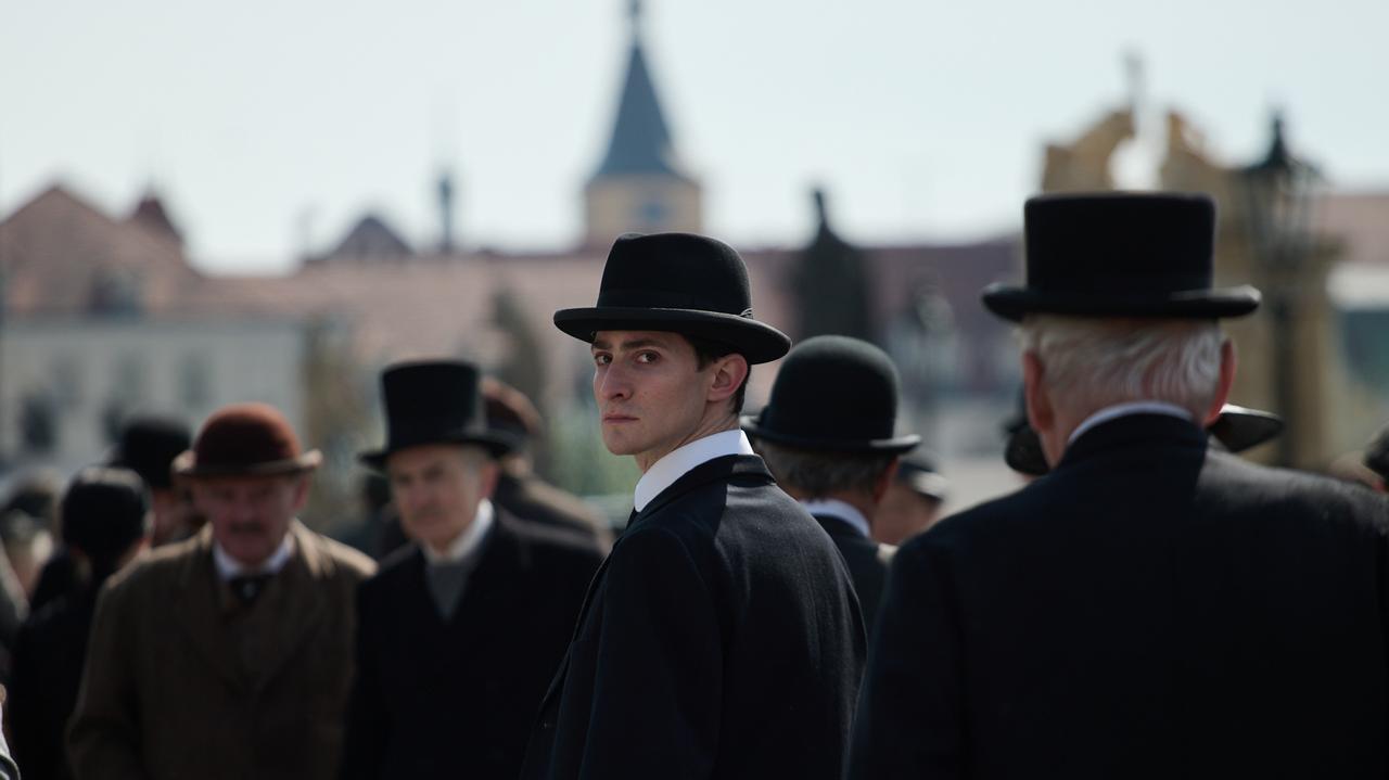 Osobiste spojrzenie na idola. Nowy film Holland to coś więcej niż biograficzne kino