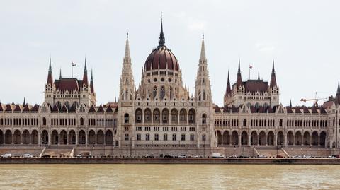 Widok na parlament w Budapeszcie