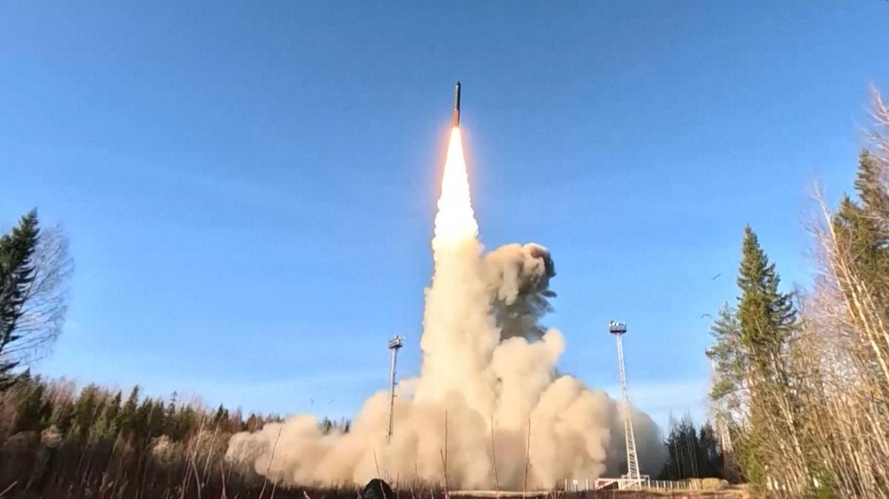 Na lądzie, morzu i w powietrzu. Rosyjski test strategicznych sił nuklearnych  