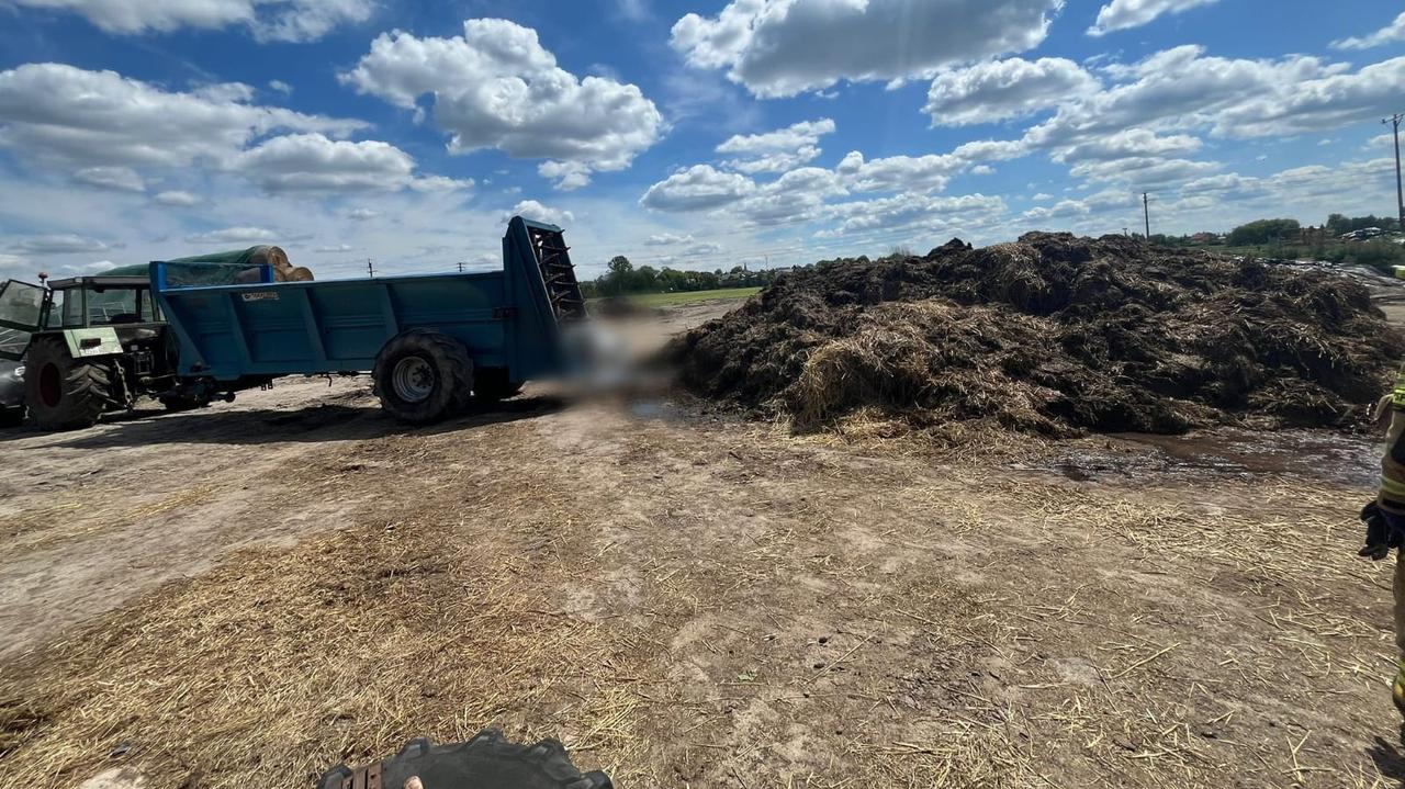 Tragedia pod Sieradzem Rozrzutnik wciągnął mężczyznę
