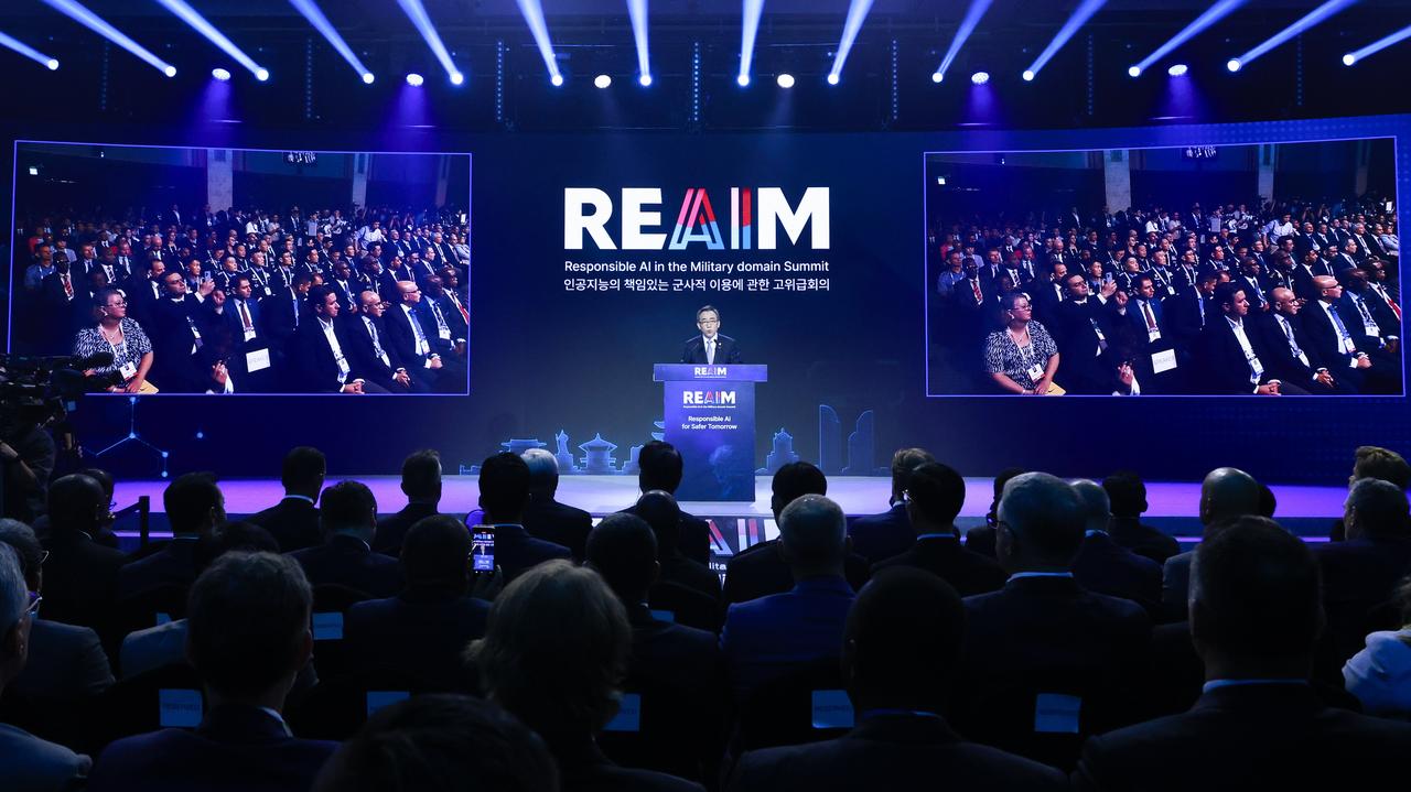 Seul, szczyt, sztuczna inteligencja w wojsku TVN24