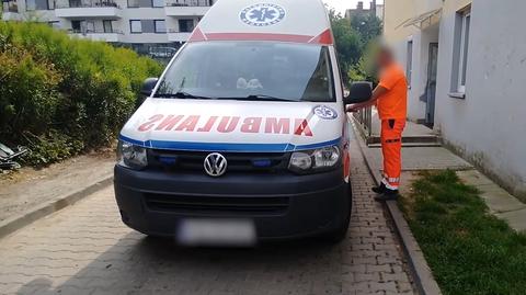 Kraków. Pacjent zatrzaśnięty w karetce