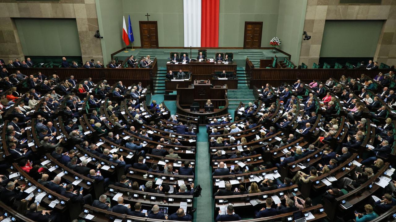 "A terrible spectacle" in the Sejm. "Those who profit from shady business have won"