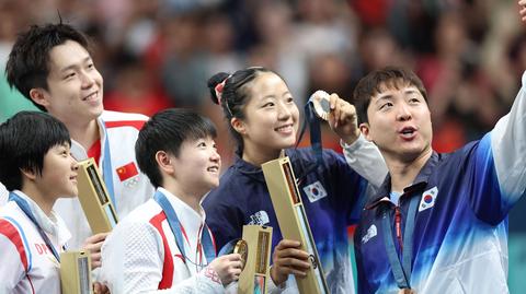 Selfie reprezentantów Korei Północnej i Południowej sensacją igrzysk 