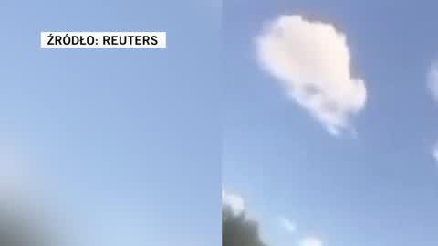 fighter jets flying over