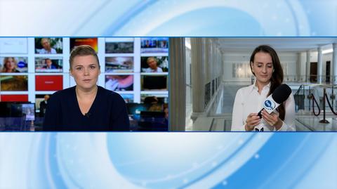 Reporterka TVN24 Karolina Wasilewska miała problemy z mikrofonem podczas wejścia antenowego z Sejmu