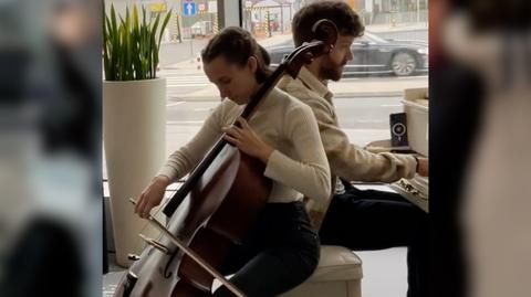 Koncert na lotnisku Chopina. Pasażerowie usłyszeli dźwięki fortepianu i wiolonczeli