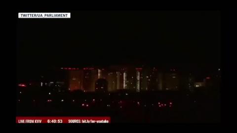 Duży wybuch w Kijowie. Nagranie zamieszczone przez Radę Najwyższą Ukrainy (28.02.2022)
