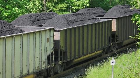 Polski węgiel jedzie za granicę. Opozycja krytykuje rząd