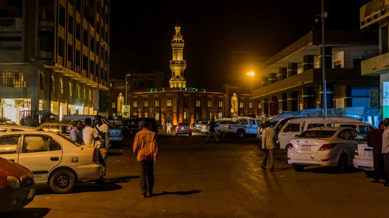 Rząd po trzech latach wraca do stolicy. Razem z nim milion osób