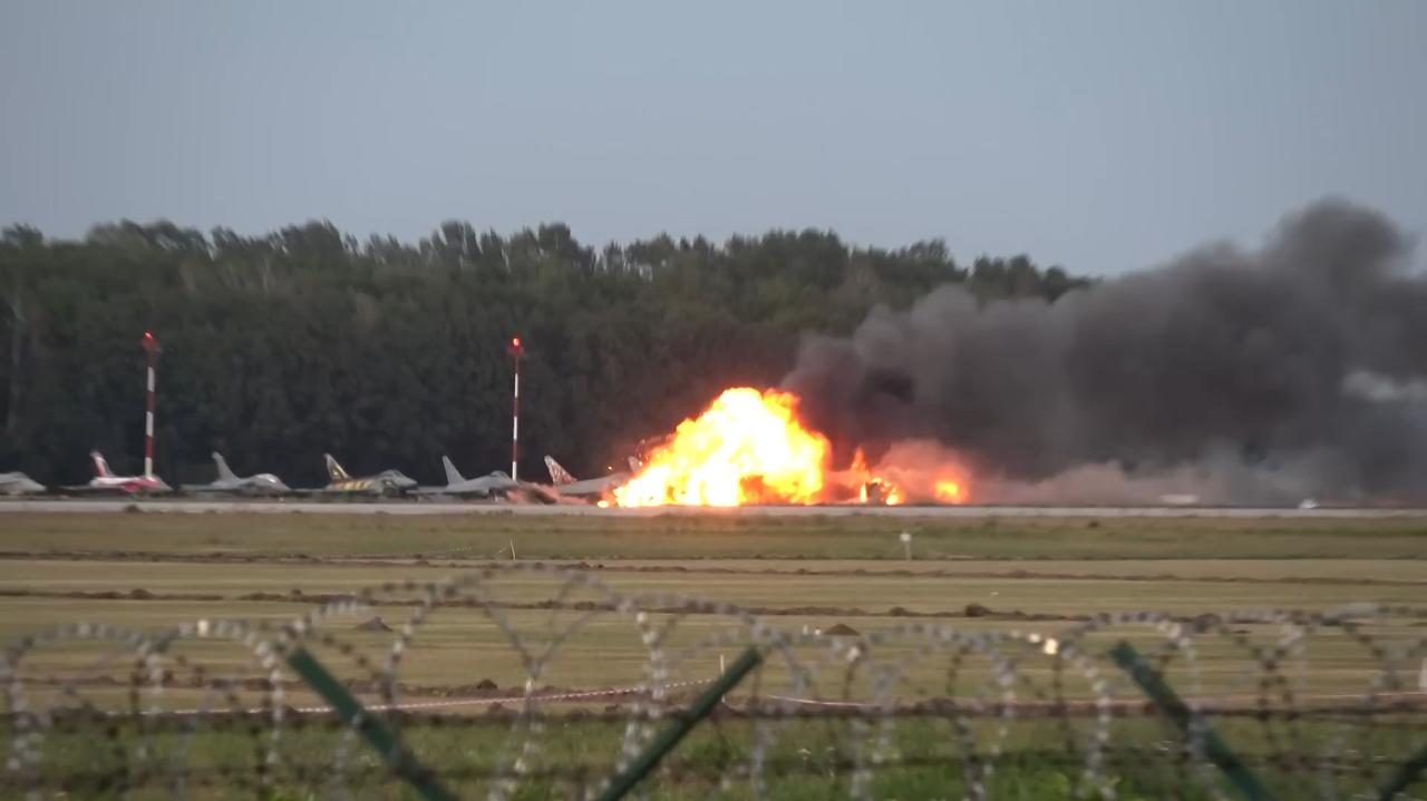 Prokuratura: odczytano zapisy z czarnych skrzynek F-16, które rozbiło się w Radomiu