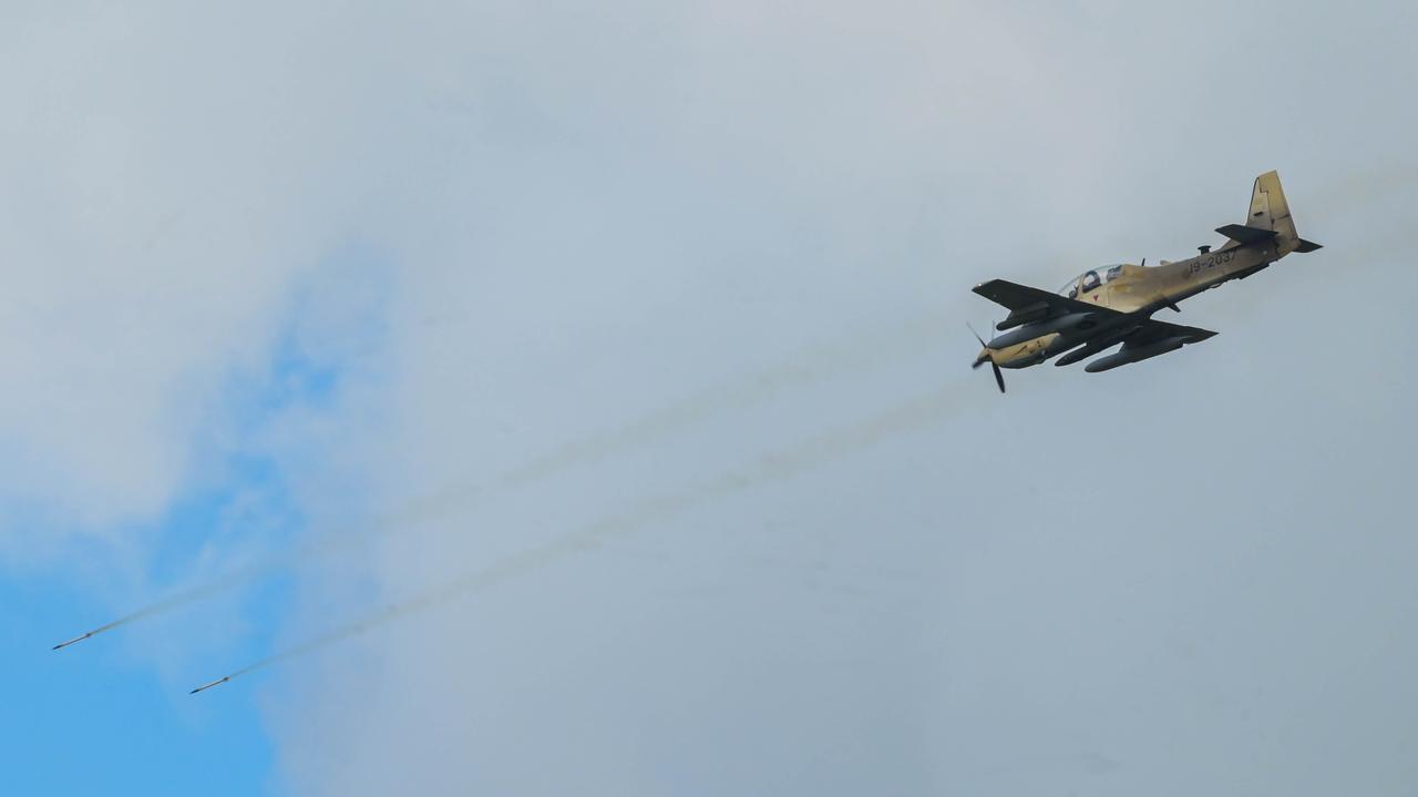 Lotnictwo atakuje puczystów po próbie zamachu stanu