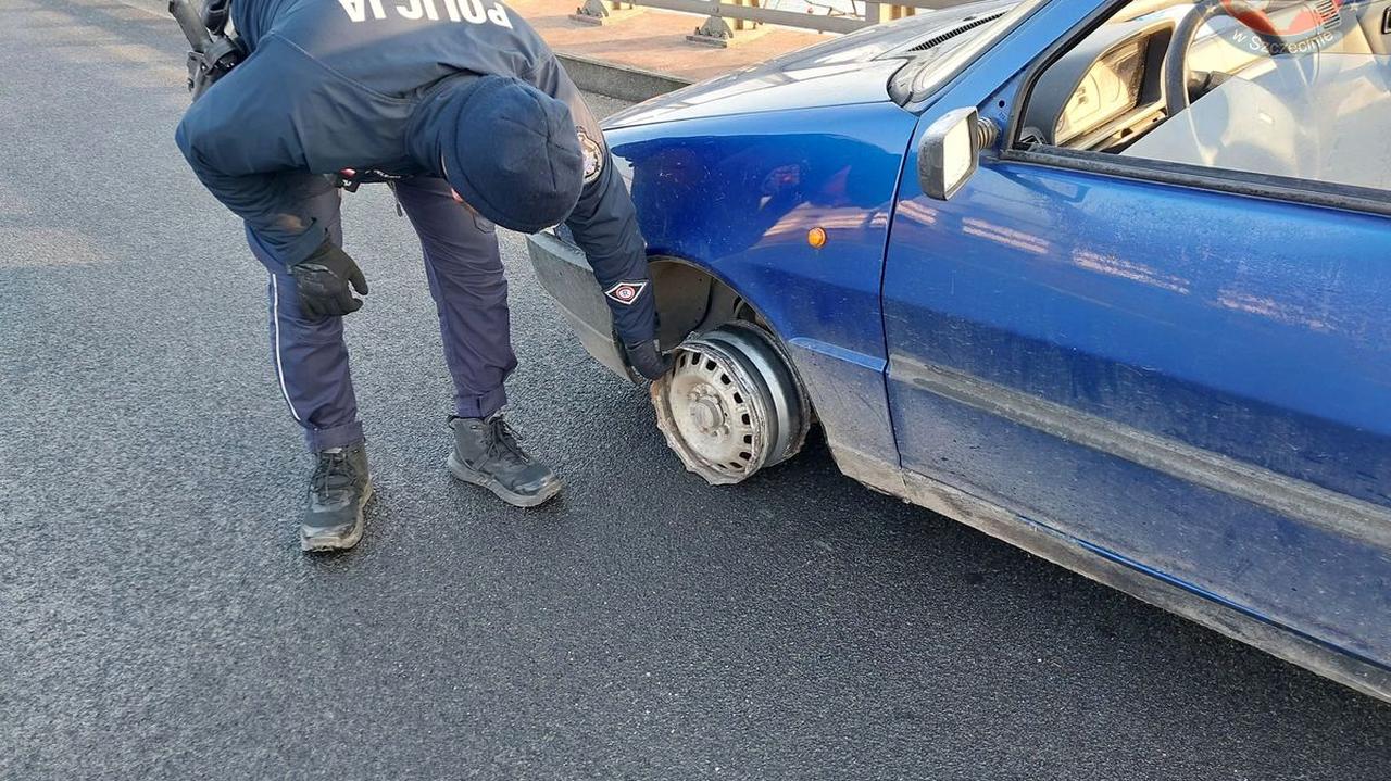 Jechał na samej feldze, a w aucie miał "proszek do prania"