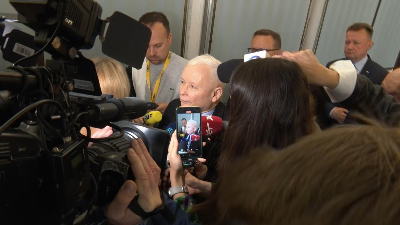 Gargamel odpowiada Papie, iż też "ma mdłości"
