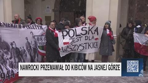 Nawrocki na pielgrzymce kibiców. W tle okrzyki: "Raz sierpem, raz młotem czerwoną hołotę"