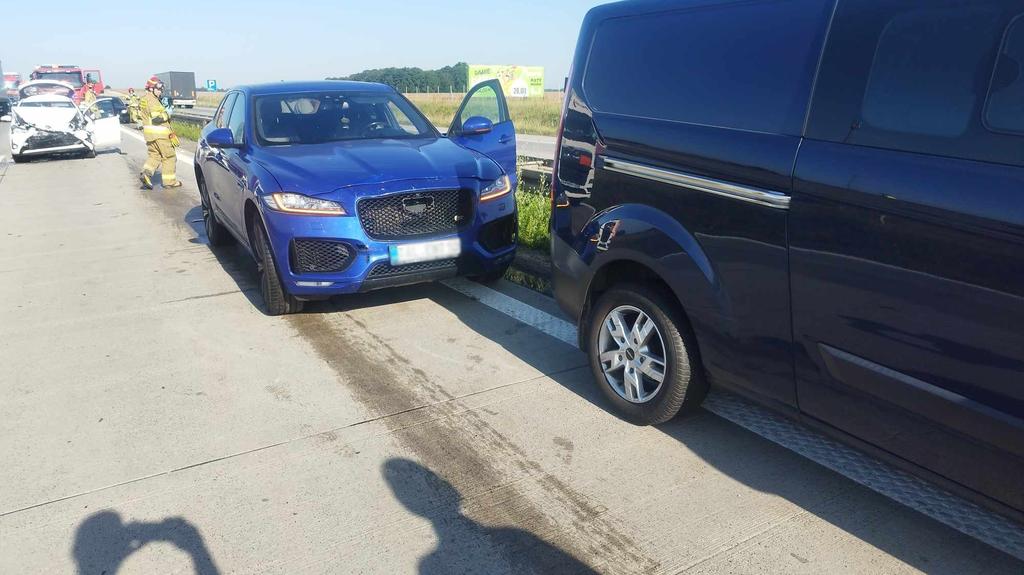 Kolizja pięciu aut na autostradzie w kierunku Katowic