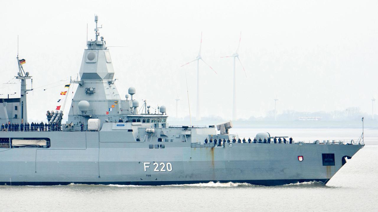 Rosyjski samolot nad fregatą. Putin "chce sprowokować państwa członkowskie NATO"