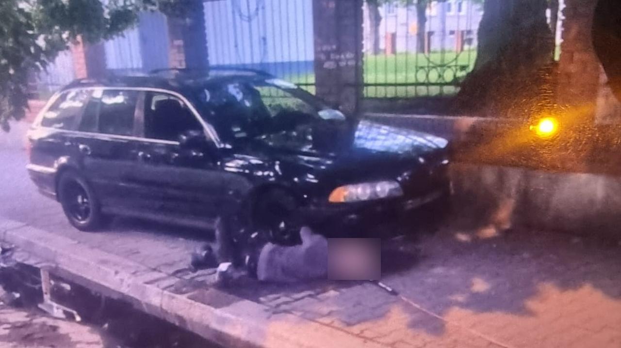 Pijany kierowca uderzył w mur szkoły