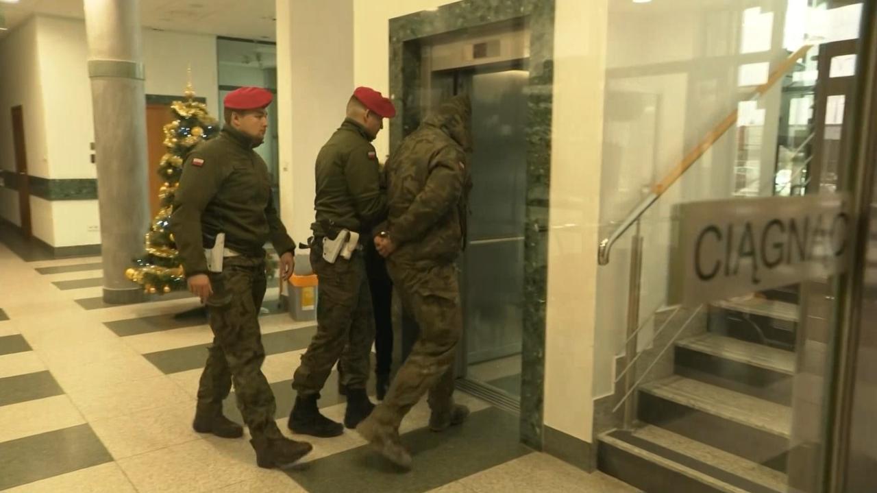 Pijany żołnierz strzelał do cywilów, miał odpowiadać za usiłowanie zabójstwa. Nie stanie przed sądem