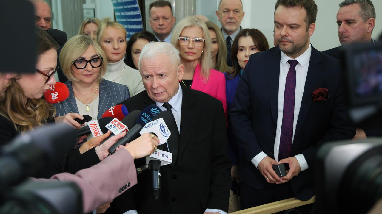 Rzecznik PiS przyznaje: Kaczyński powielił nieprawdziwą informację