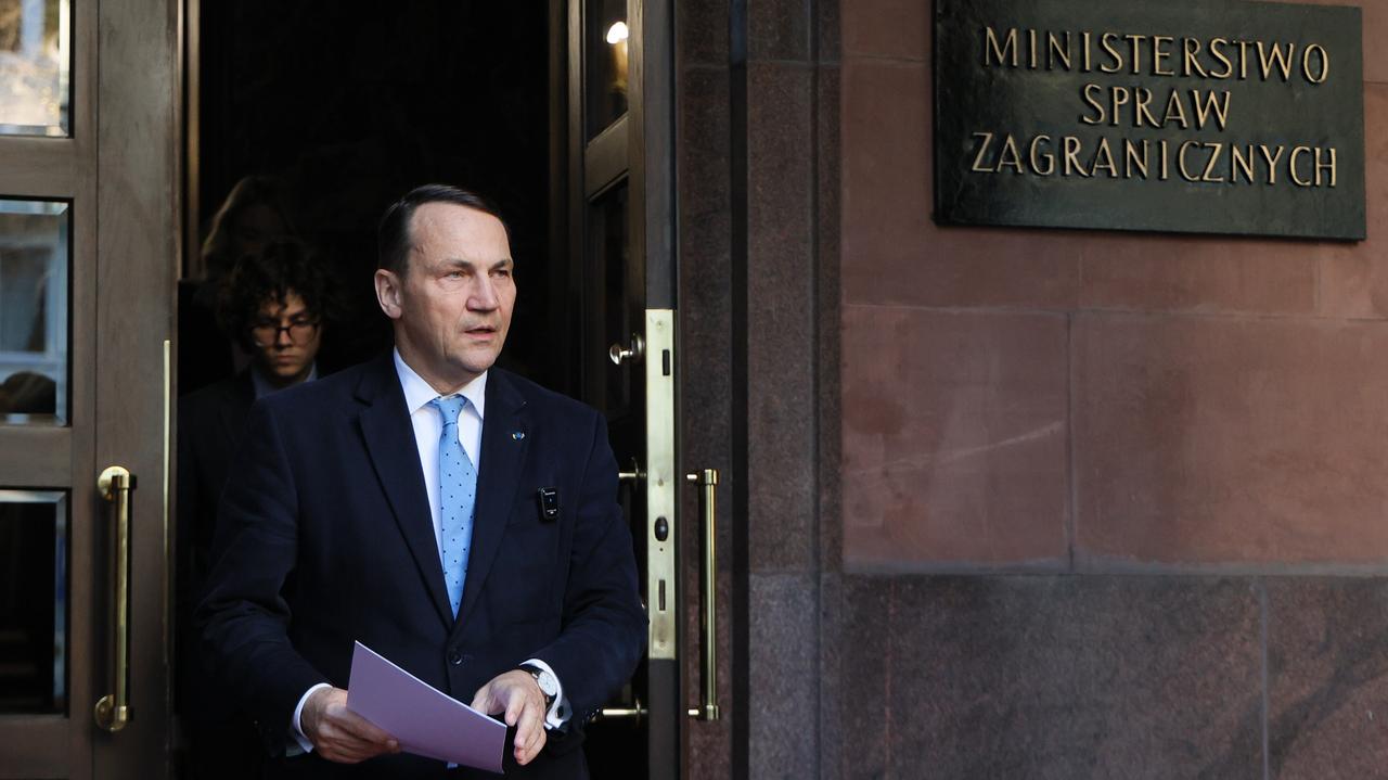 Sikorski: The most crucial  talks on this crisis will be held in Warsaw