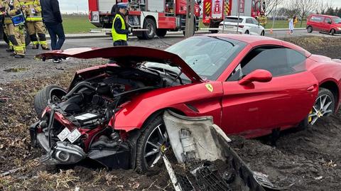 Rozbite ferrari w zderzeniu w Radziejowie