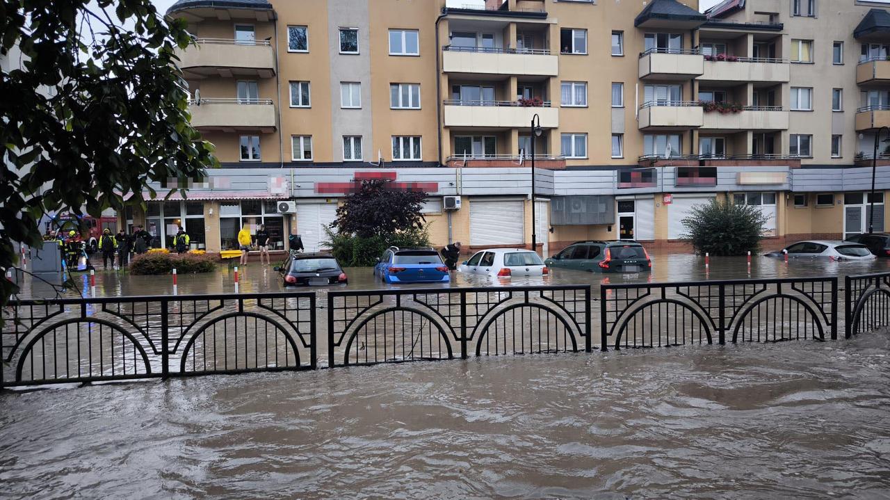 W Elblągu woda podchodzi pod szpital