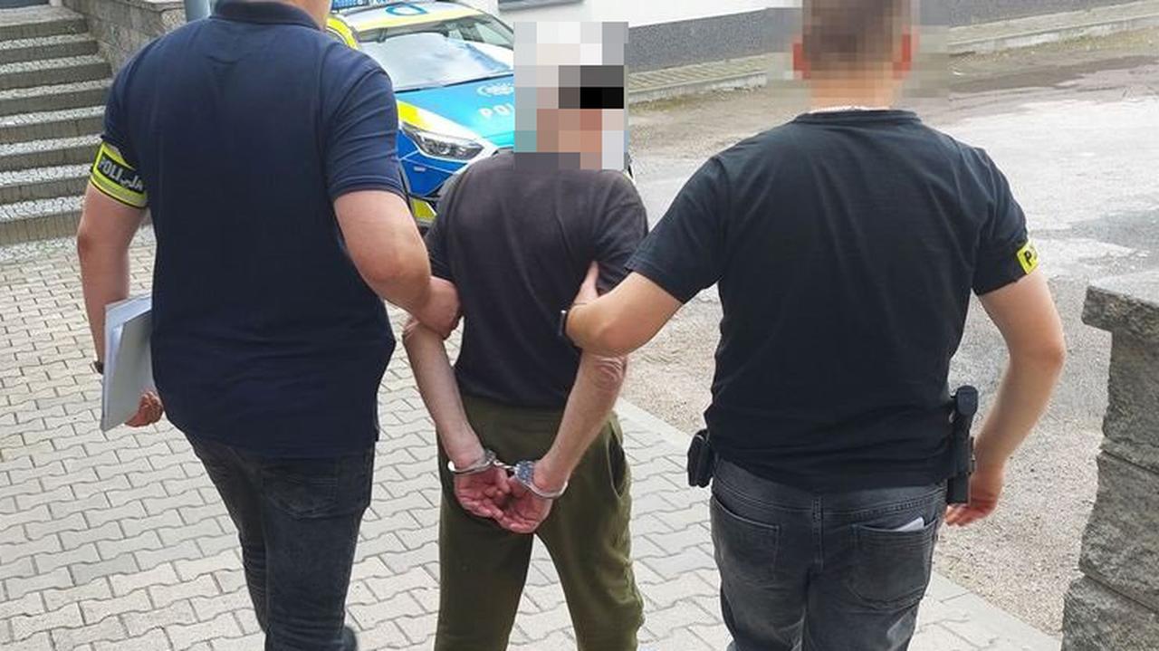 83-latek najpierw oblał wrzątkiem, później zaatakował nożem