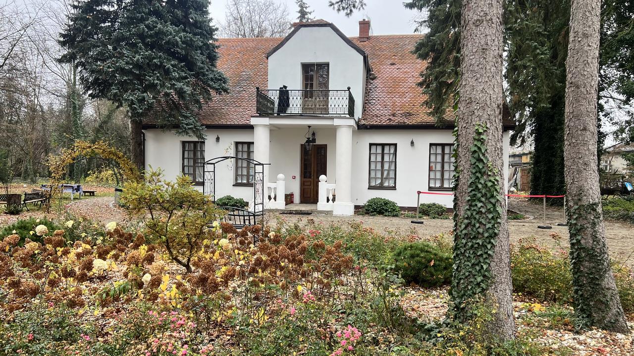 Pierwsza willa z programu willa plus wystawiona na sprzedaż. Cena? Ponad trzykrotnie wyższa