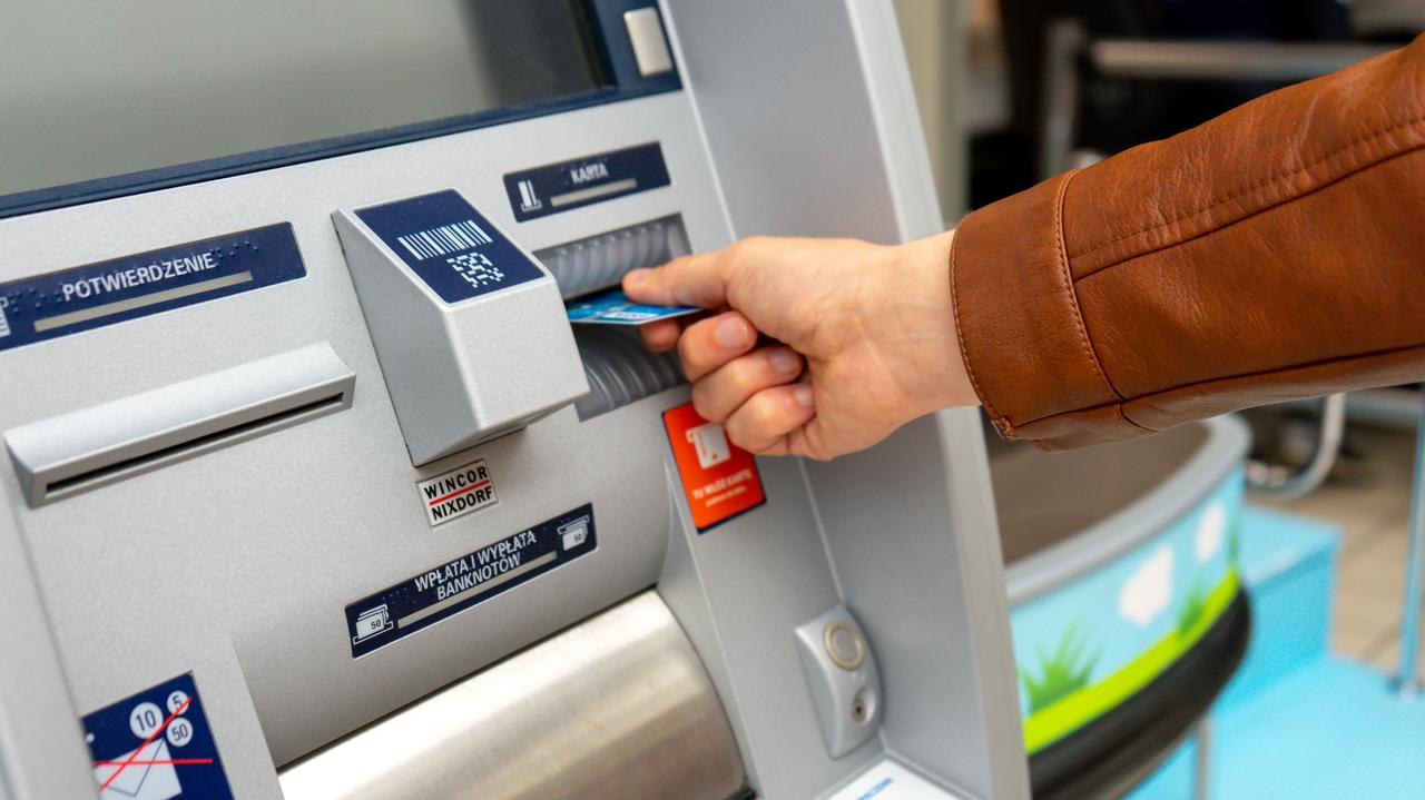 "Trump może wszystko odciąć". Szukają alternatywy dla Visa i Mastercard