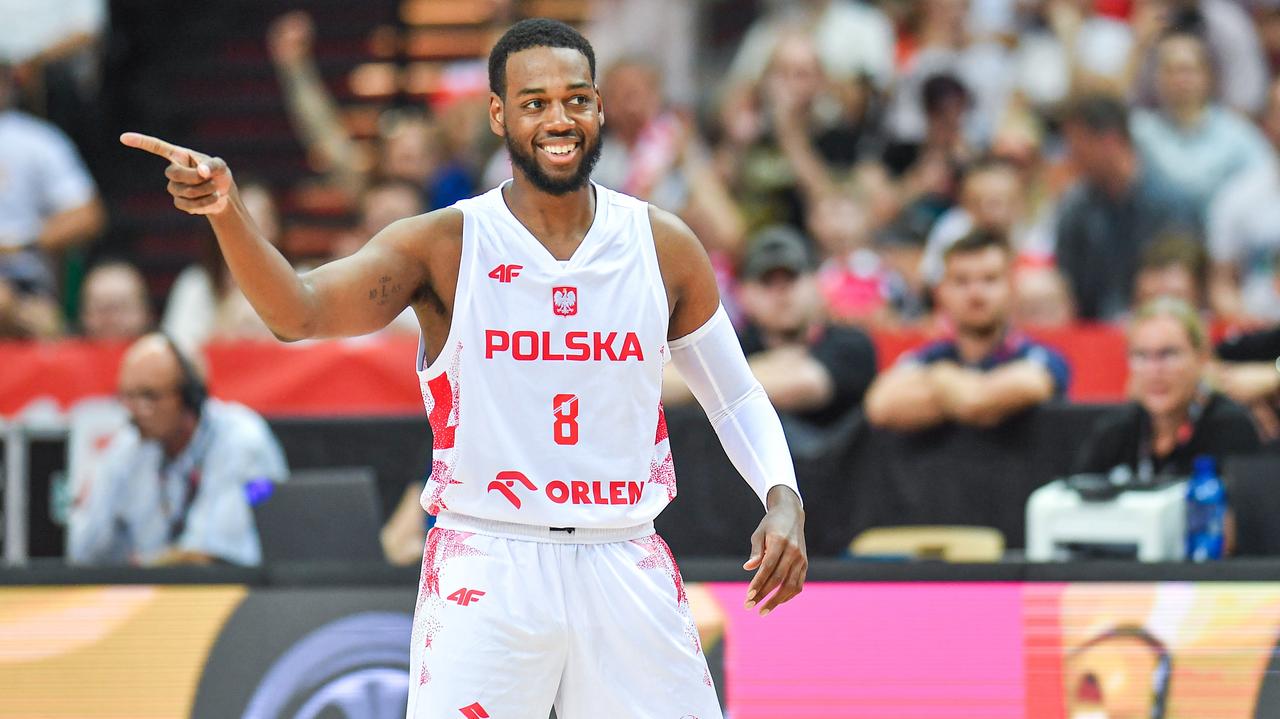 Polak z USA. Dlaczego rozdajemy paszporty?