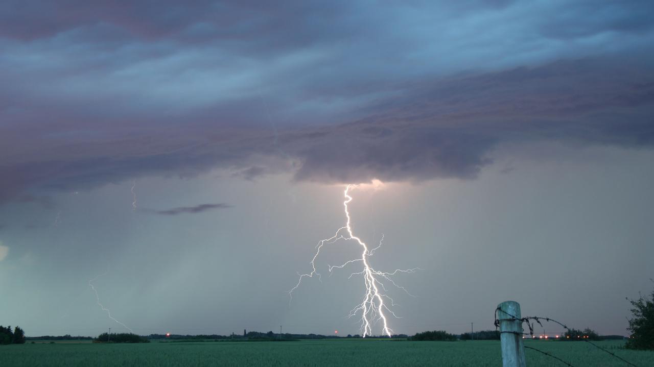 W tych regionach mogą powrócić burze