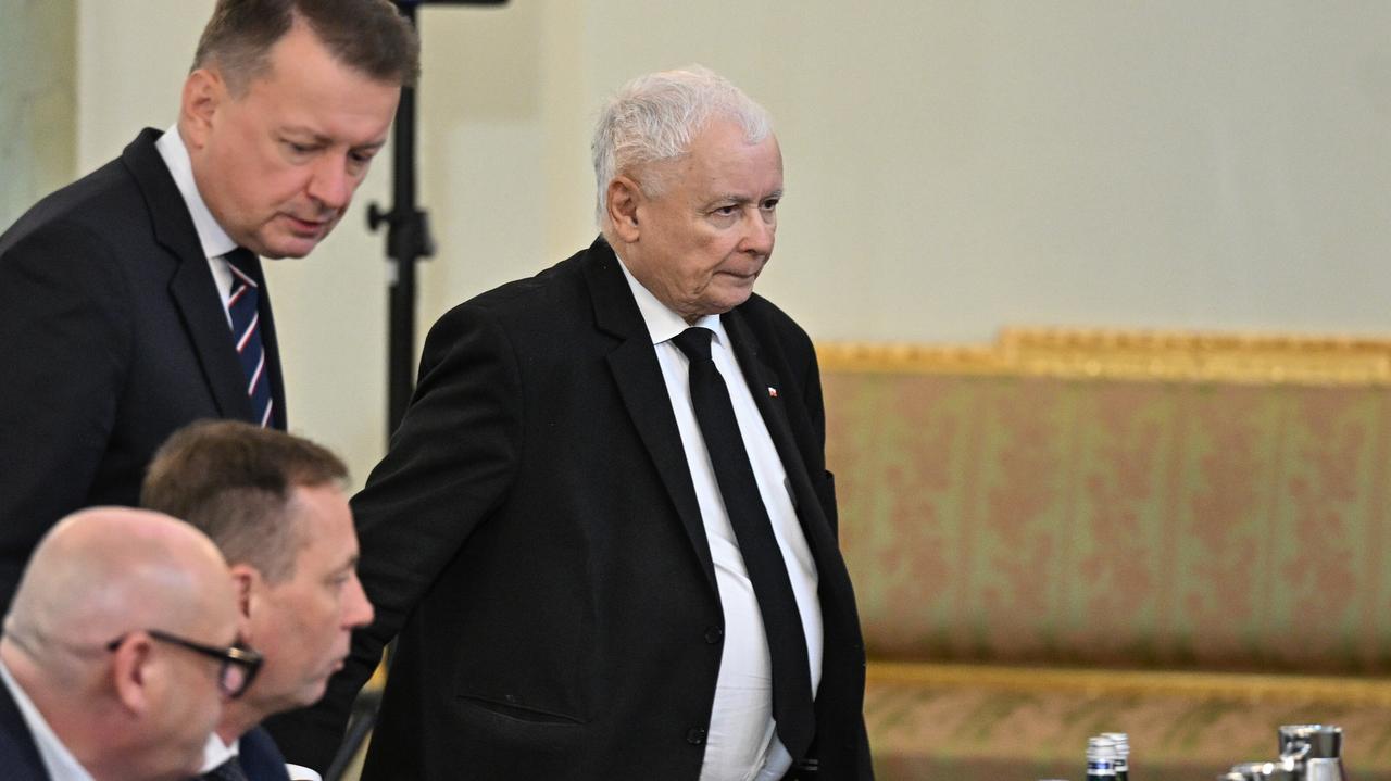 Donald Tusk i Jarosław Kaczyński razem na posiedzeniu RBN. Czy rozmawiali?