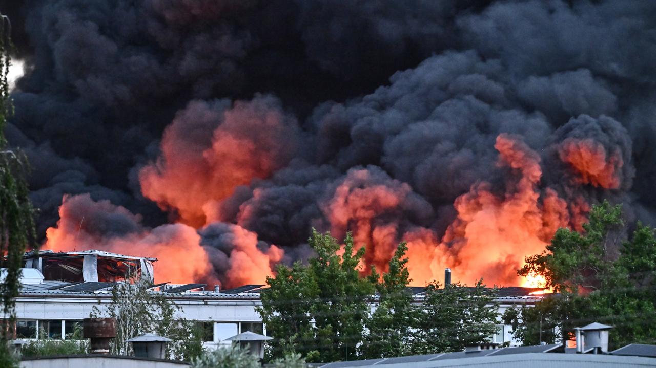 Ogromny pożar pod Warszawą. Słup dymu widoczny z kilku kilometrów