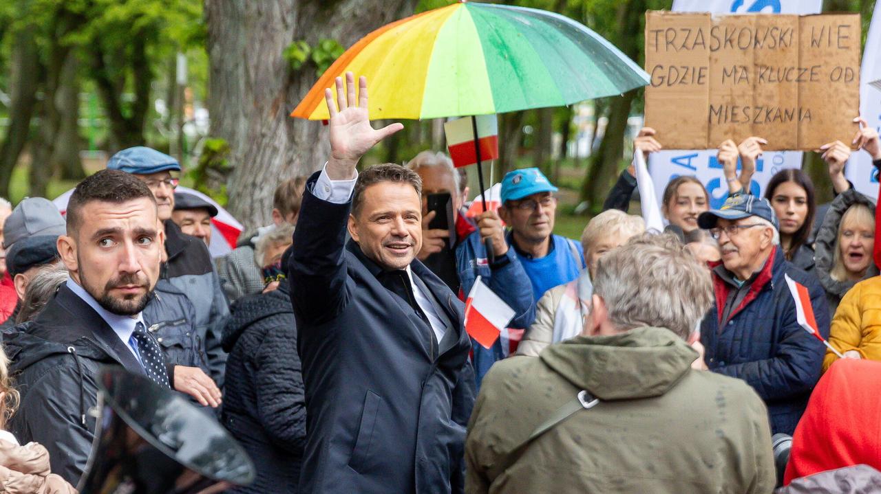 "Czy jest polityczne życie po populizmie? Polska może dać odpowiedź". Media na świecie o polskich wyborach