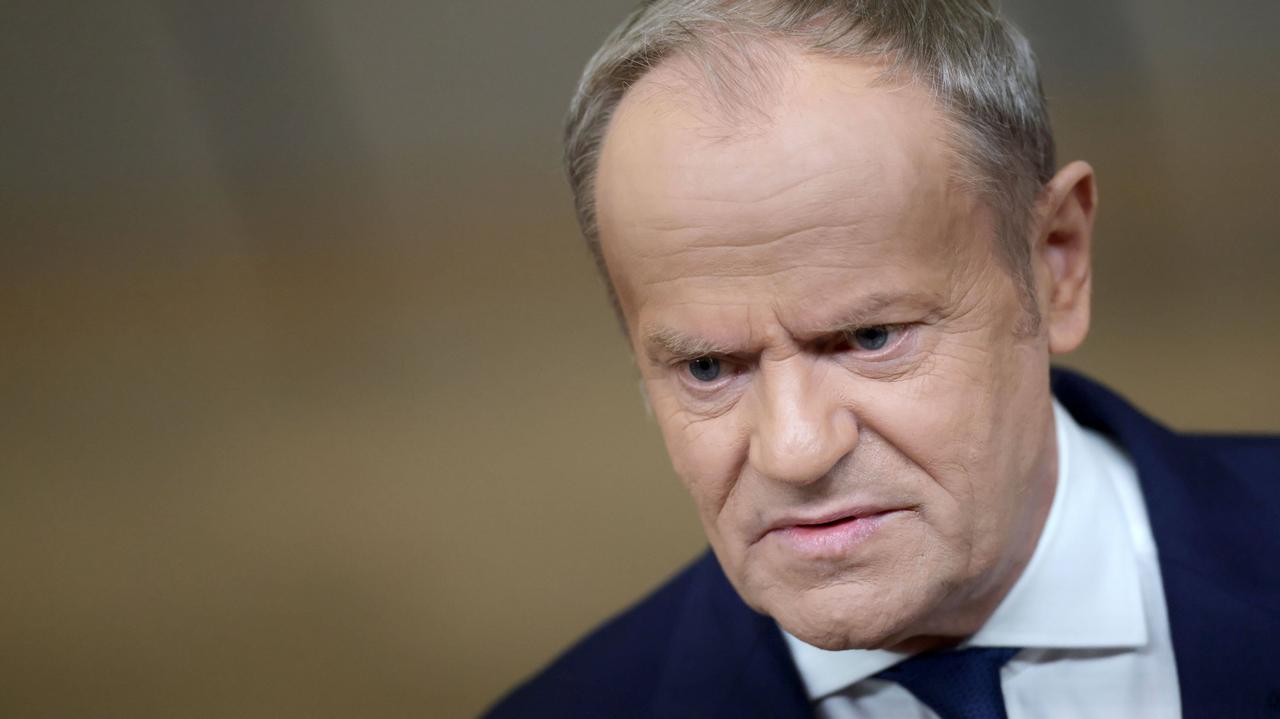 Tusk do Nawrockiego: od moich wnuczek wara
