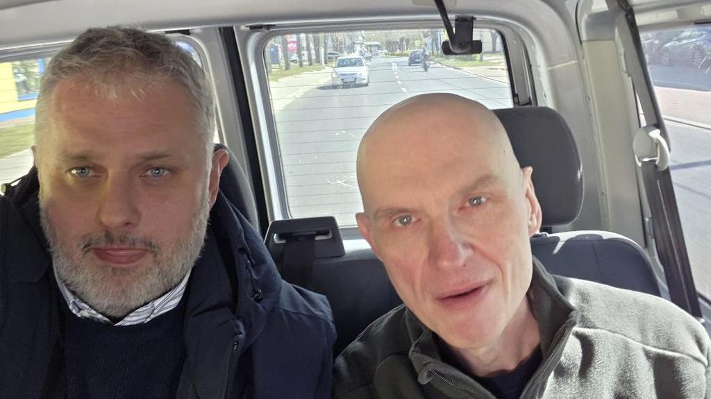 Bartosz Wieliński i Andrzej Poczobut w drodze do Warszawy