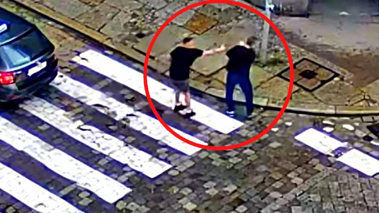 Taksówkarz niemal potrącił pieszego, potem użył gazu. Nagranie
