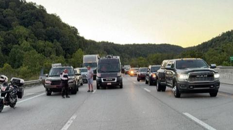 Strzelanina na autostradzie w Kentucky. Są ranni, trwa obława