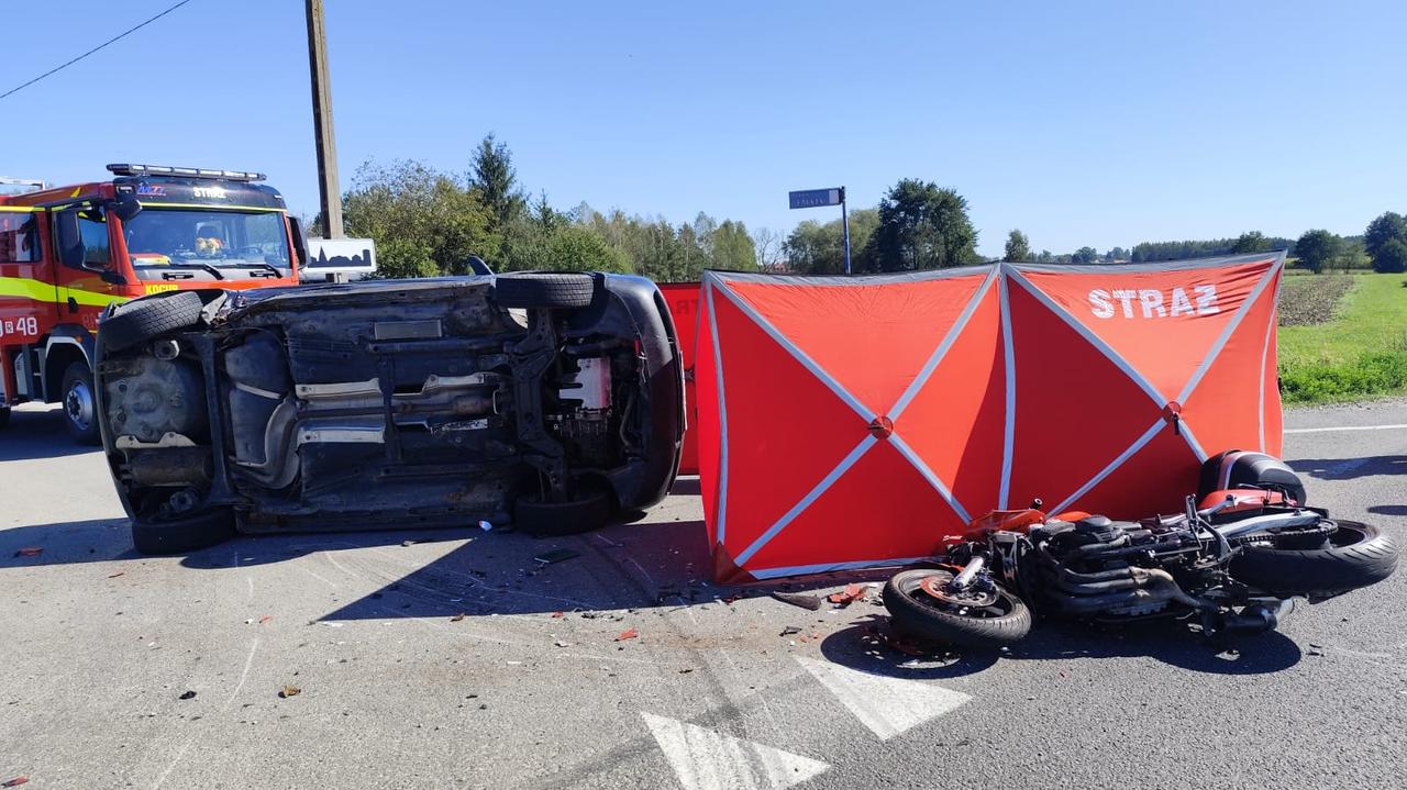 Zderzenie samochodu z motocyklem. Nie żyje 32-latek